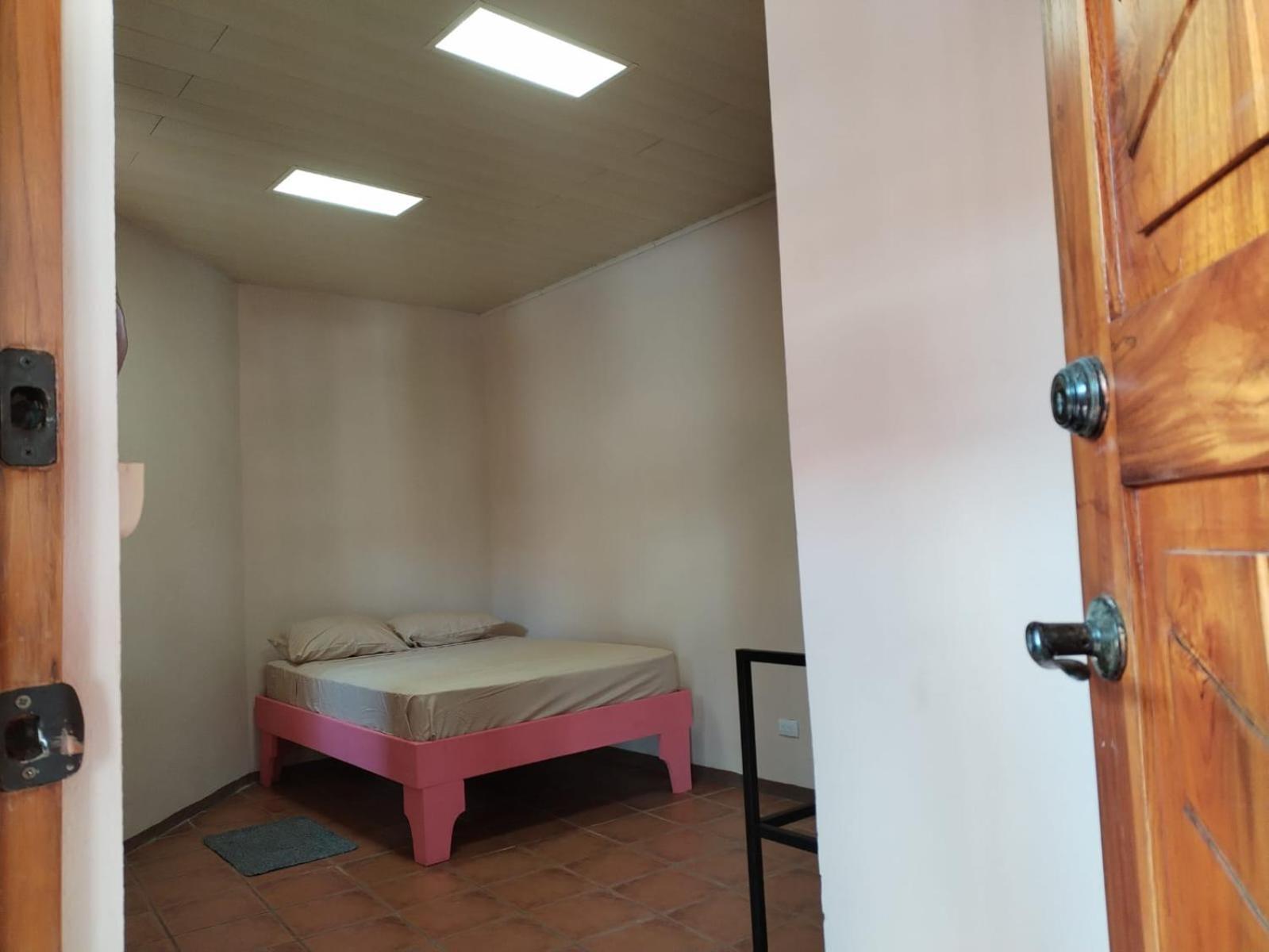 Hospedaje Papalotes Quepos Exteriör bild