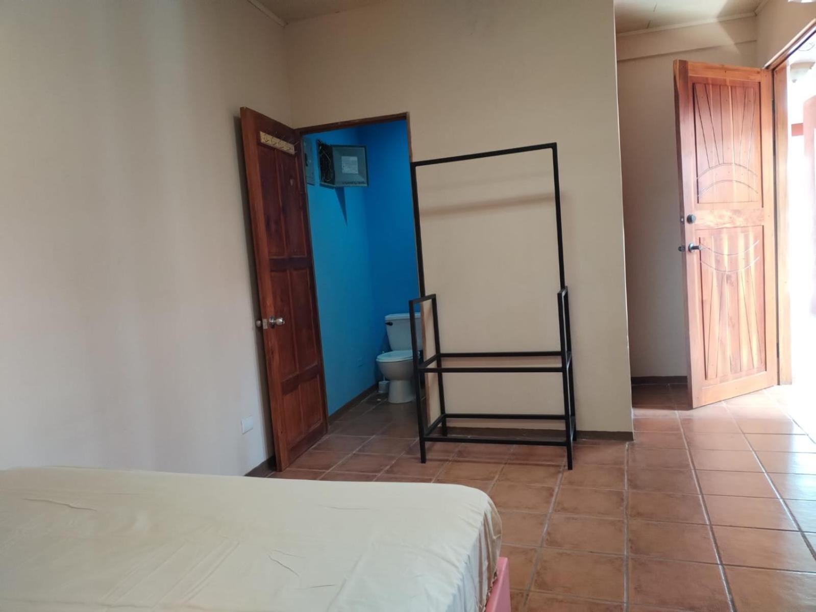 Hospedaje Papalotes Quepos Exteriör bild